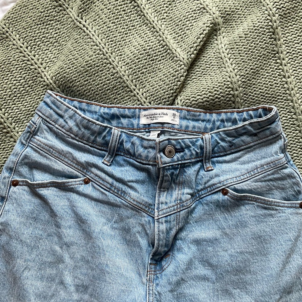 Abercrombie & Fitch | 90s Relaxed Jean High Rise in Curve Love 29R